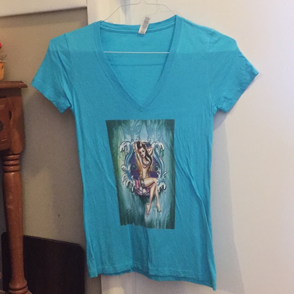 Pinup ocean v neck tshirt NWOT Small